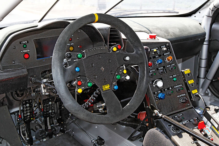 Cockpit-Ferrari-458-Italia-GT2-Favoriten